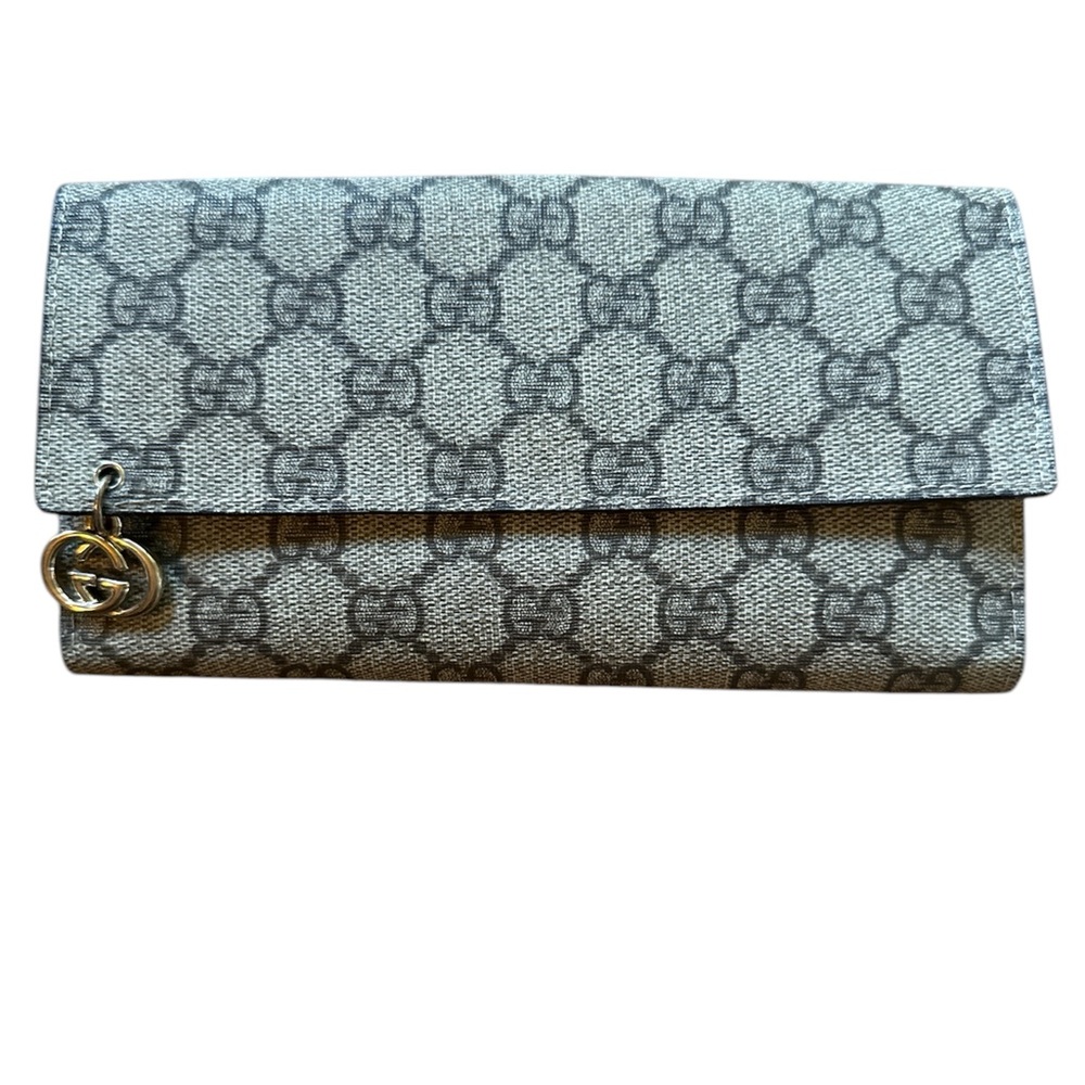 Gucci Monogram Wallet! LIKE NEW! Pristine!!!
